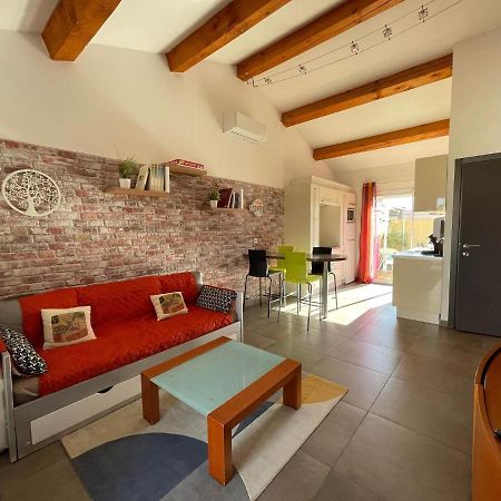 Maison F2, Neuve Au Calme Avec Jardinet La Crau Exterior foto