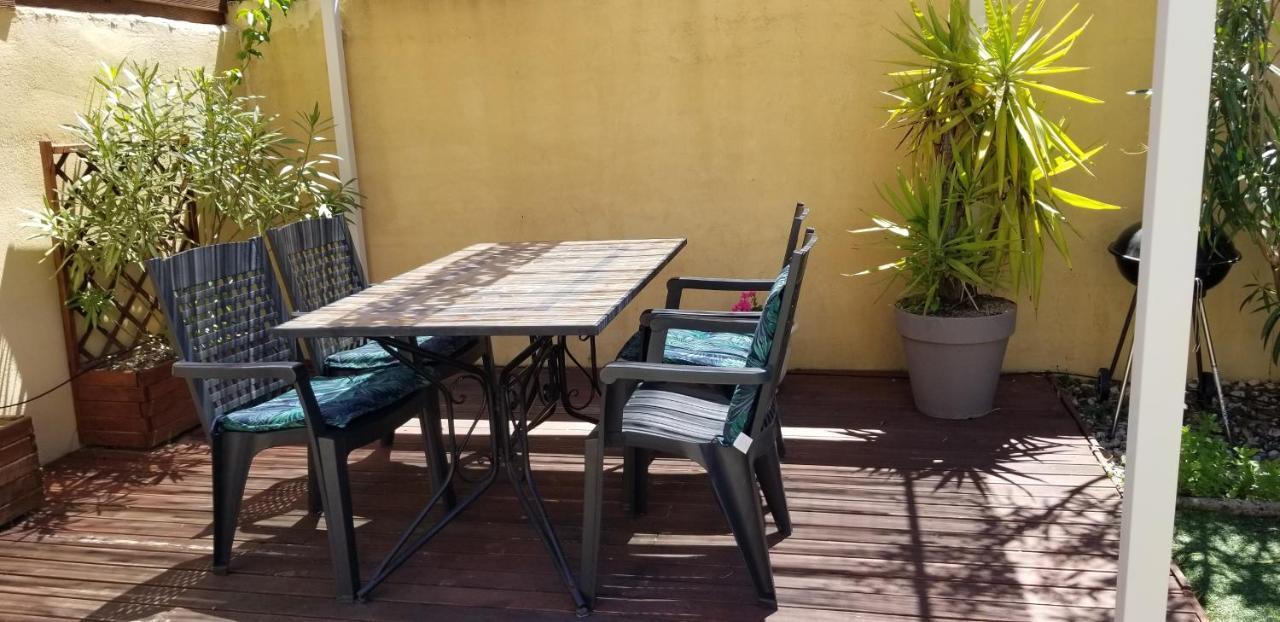 Maison F2, Neuve Au Calme Avec Jardinet La Crau Exterior foto